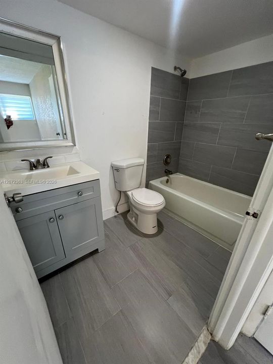 For Rent: $2,400 (2 beds, 2 baths, 1018 Square Feet)