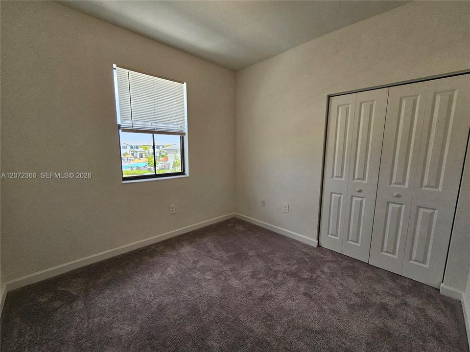 En Venta: $427,500 (3 camas, 2 baños, 1393 Pies cuadrados)