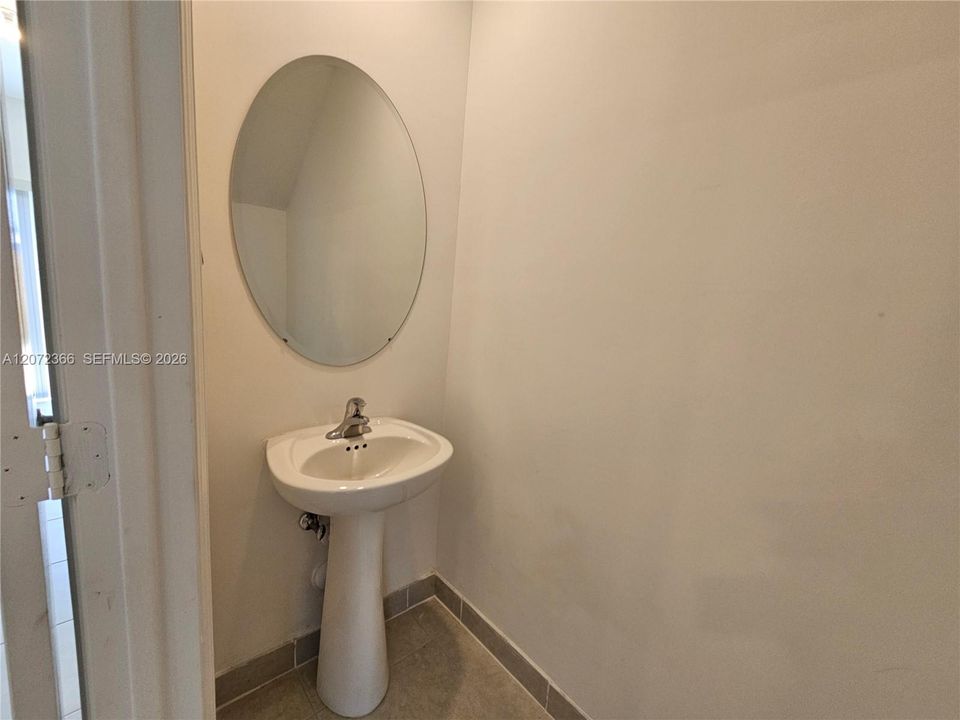 En Venta: $427,500 (3 camas, 2 baños, 1393 Pies cuadrados)