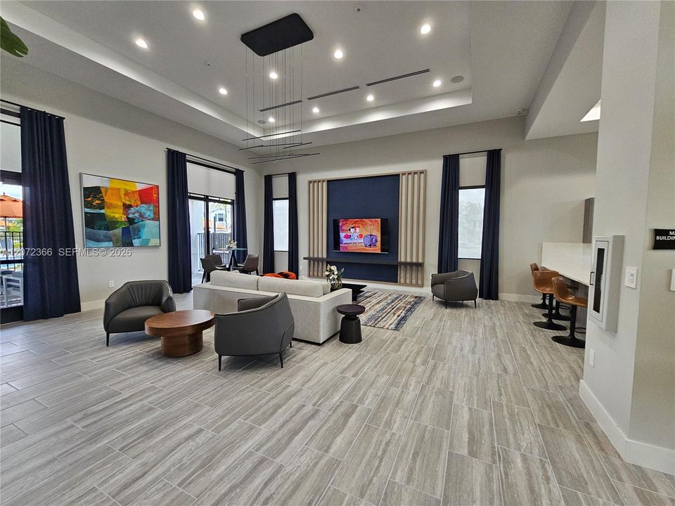 En Venta: $427,500 (3 camas, 2 baños, 1393 Pies cuadrados)