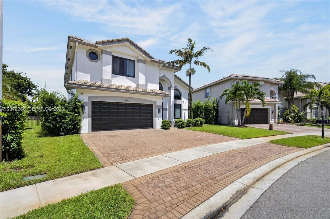 For Sale: $995,000 (4 beds, 4 baths, 2953 Square Feet)
