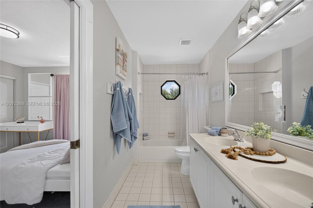 For Sale: $995,000 (4 beds, 4 baths, 2953 Square Feet)