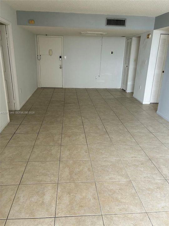 В аренду: $2,200 (2 спален, 2 ванн, 966 Квадратных фут)