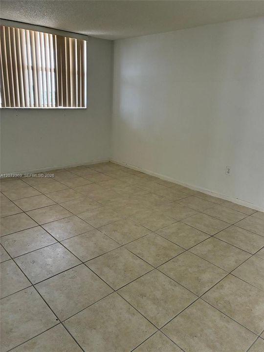 В аренду: $2,200 (2 спален, 2 ванн, 966 Квадратных фут)