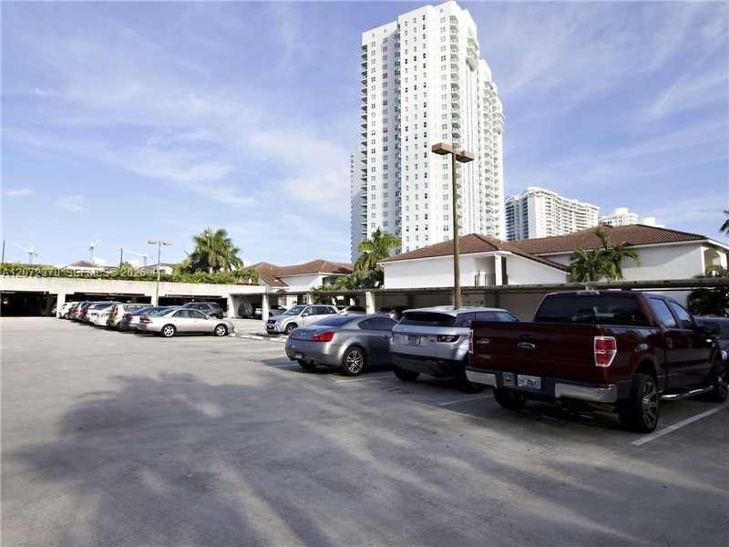 For Sale: $435,000 (2 beds, 2 baths, 1077 Square Feet)