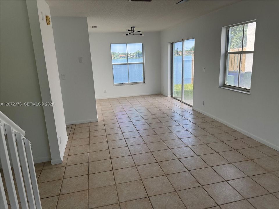En Venta: $499,800 (3 camas, 2 baños, 1500 Pies cuadrados)