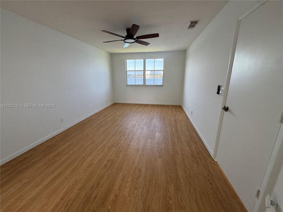En Venta: $499,800 (3 camas, 2 baños, 1500 Pies cuadrados)