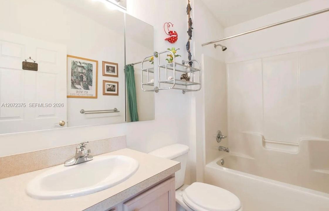 В аренду: $4,800 (3 спален, 2 ванн, 1170 Квадратных фут)
