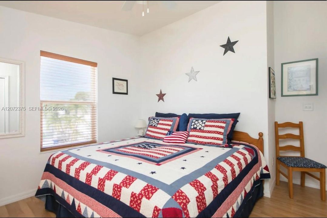 В аренду: $4,800 (3 спален, 2 ванн, 1170 Квадратных фут)