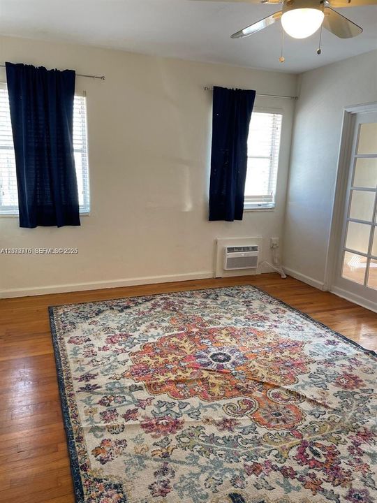 For Rent: $1,750 (0 beds, 1 baths, 400 Square Feet)