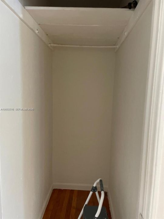 For Rent: $1,750 (0 beds, 1 baths, 400 Square Feet)