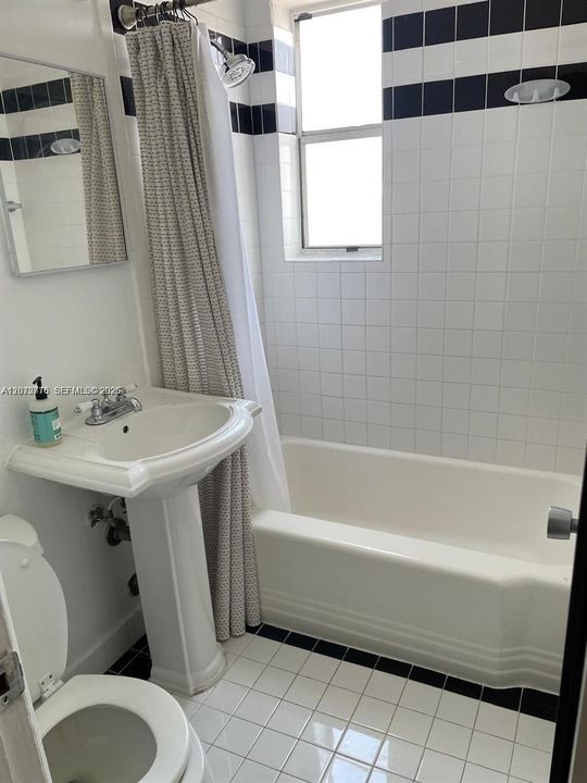 For Rent: $1,750 (0 beds, 1 baths, 400 Square Feet)