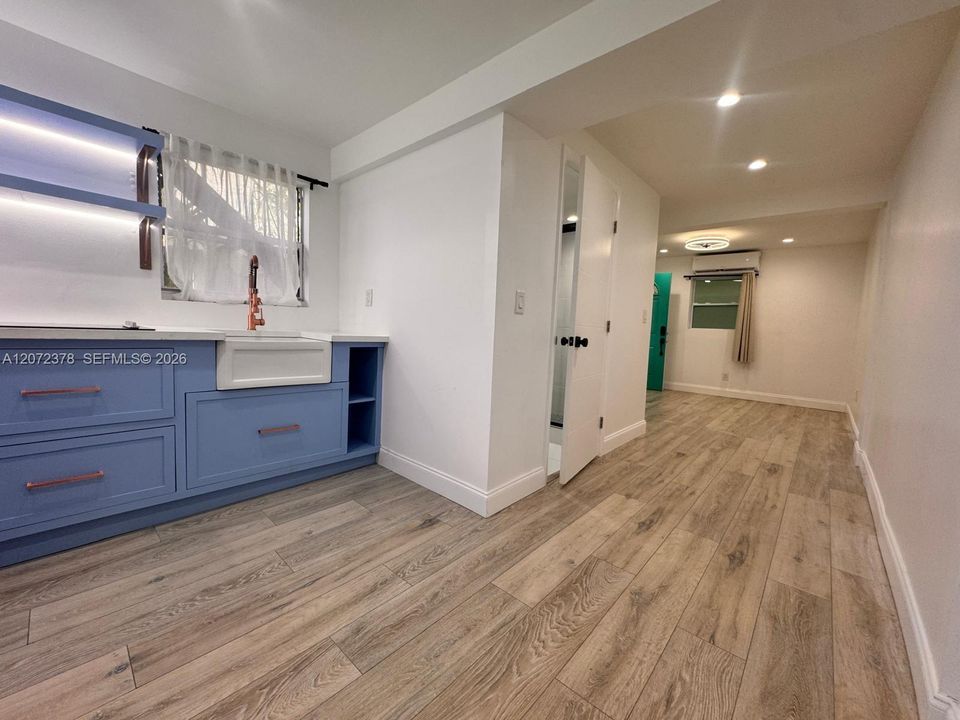 Unit 1R - Kitchen