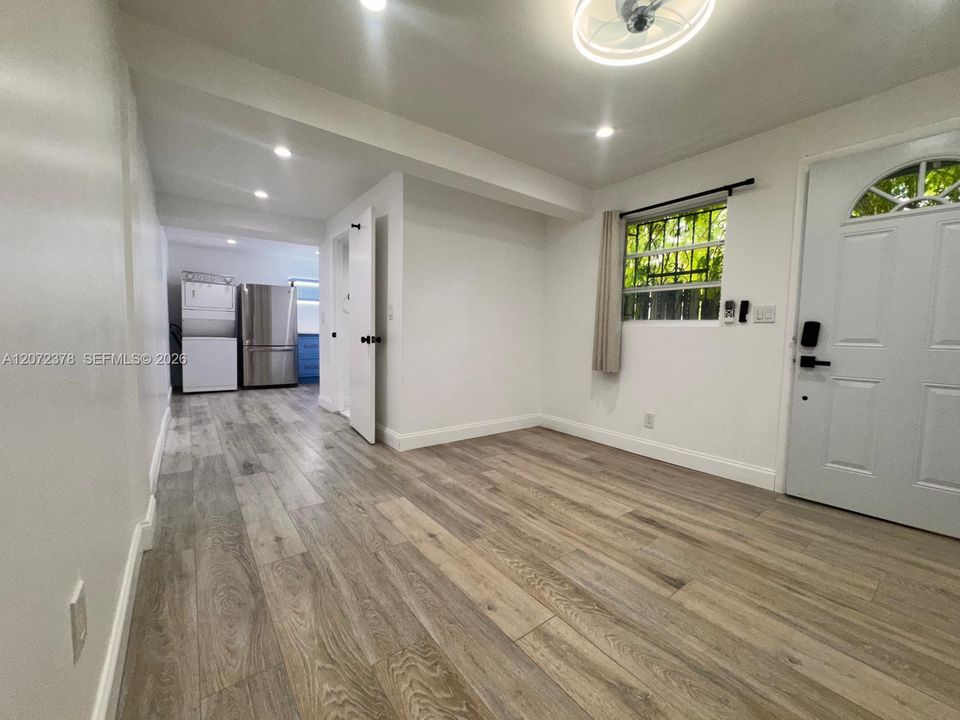 Unit 1R Beth room/Living