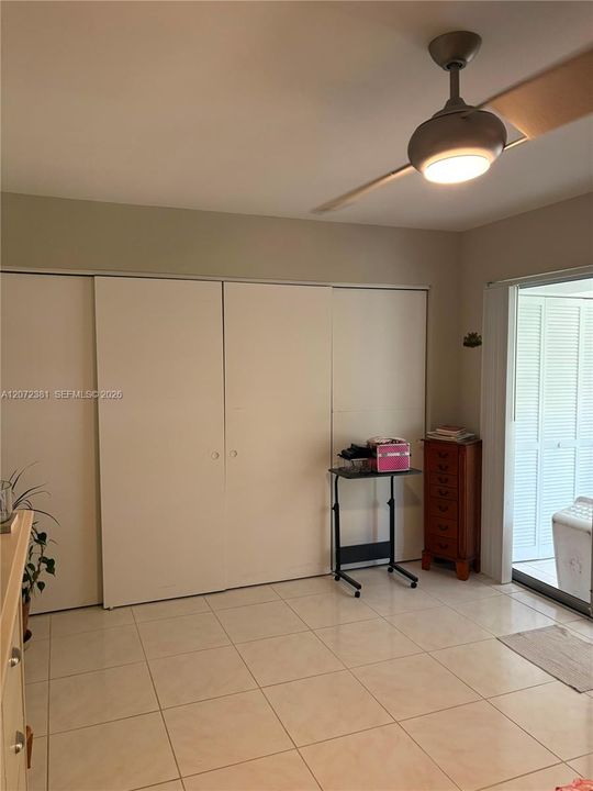 For Rent: $1,400 (1 beds, 1 baths, 720 Square Feet)
