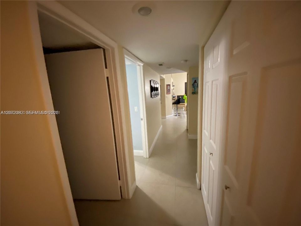 For Rent: $2,800 (3 beds, 2 baths, 1233 Square Feet)