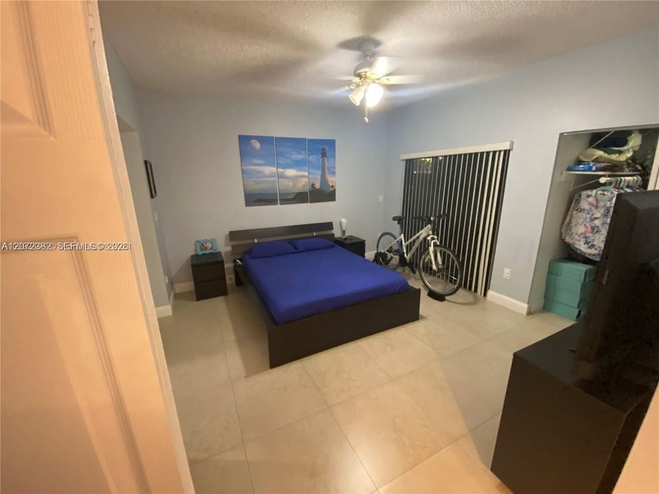 For Rent: $2,800 (3 beds, 2 baths, 1233 Square Feet)