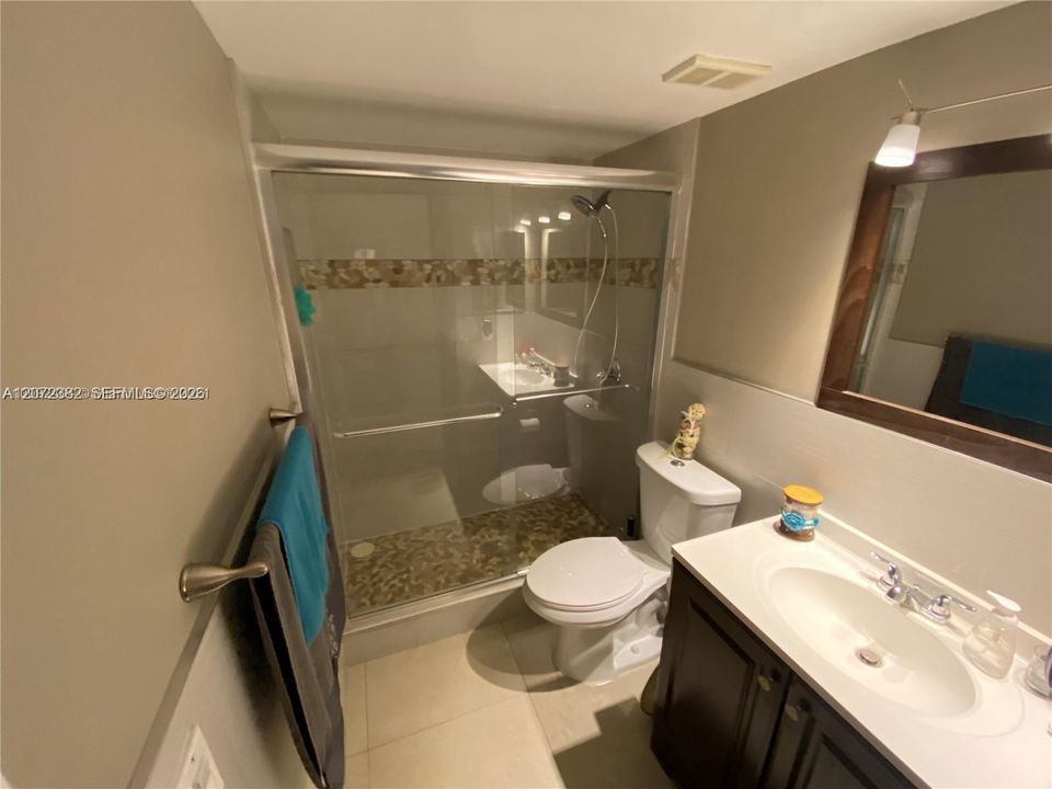 For Rent: $2,800 (3 beds, 2 baths, 1233 Square Feet)