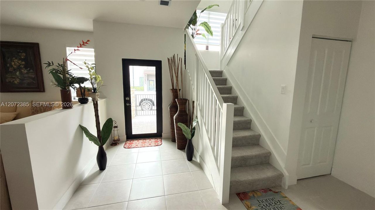 For Rent: $5,500 (3 beds, 3 baths, 1894 Square Feet)