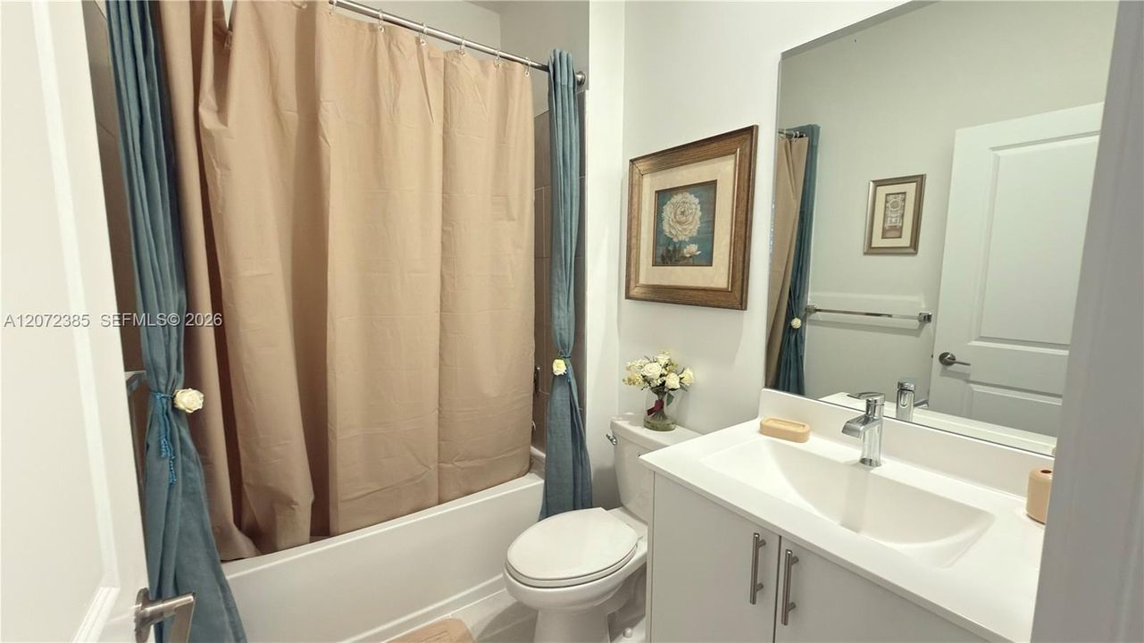 For Rent: $5,500 (3 beds, 3 baths, 1894 Square Feet)