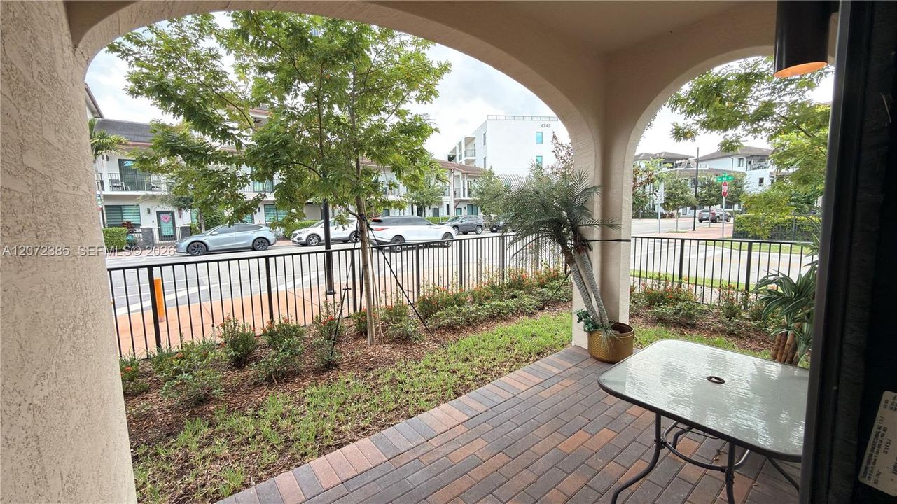For Rent: $5,500 (3 beds, 3 baths, 1894 Square Feet)