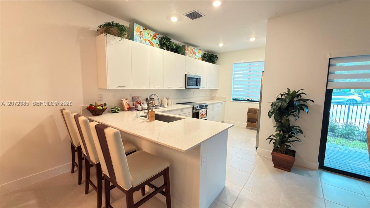 For Rent: $5,500 (3 beds, 3 baths, 1894 Square Feet)