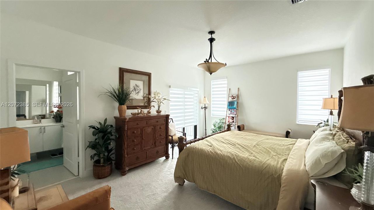 For Rent: $5,500 (3 beds, 3 baths, 1894 Square Feet)
