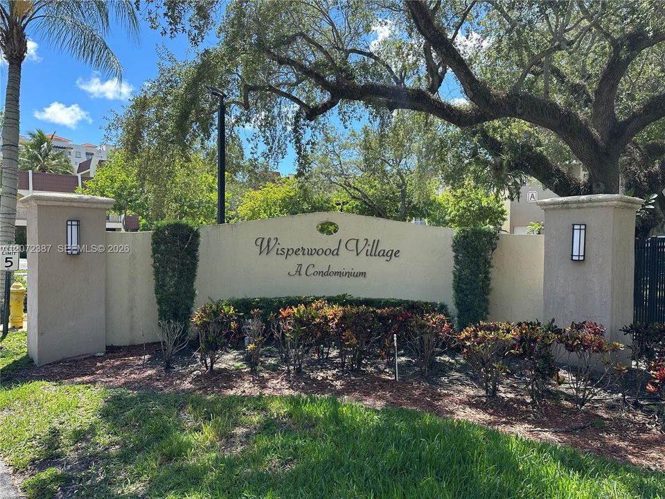 For Rent: $2,500 (2 beds, 2 baths, 968 Square Feet)