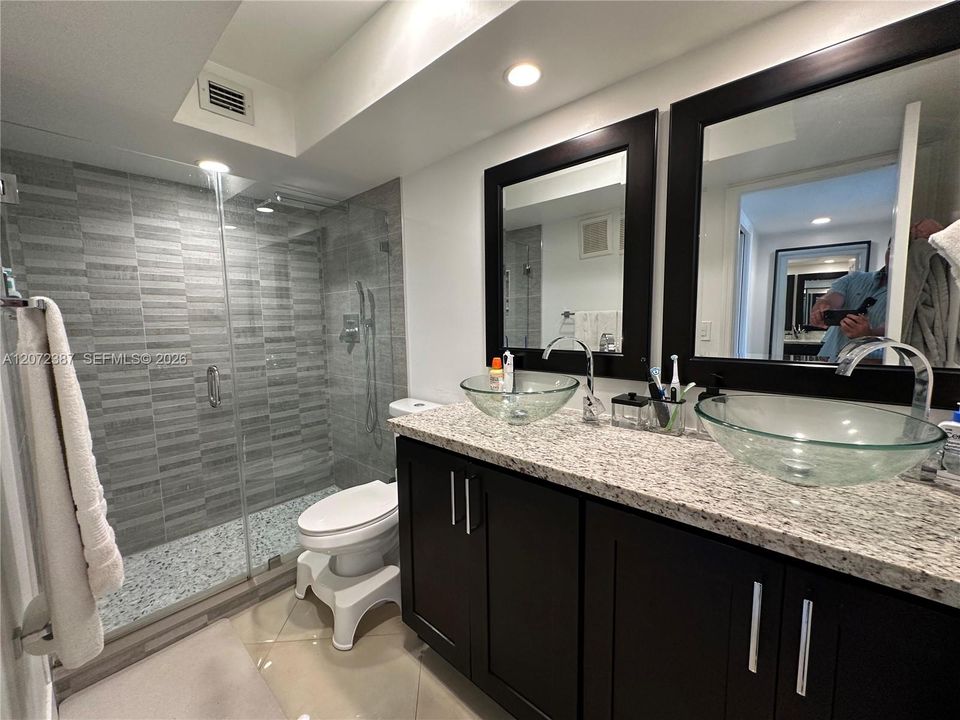 For Rent: $2,500 (2 beds, 2 baths, 968 Square Feet)