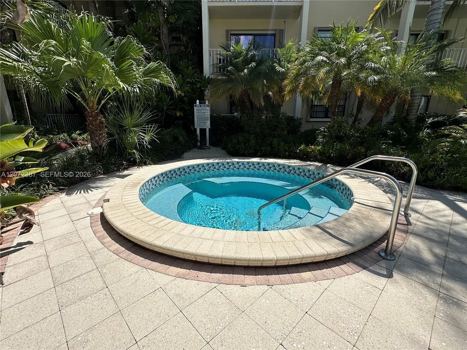 For Rent: $2,500 (2 beds, 2 baths, 968 Square Feet)