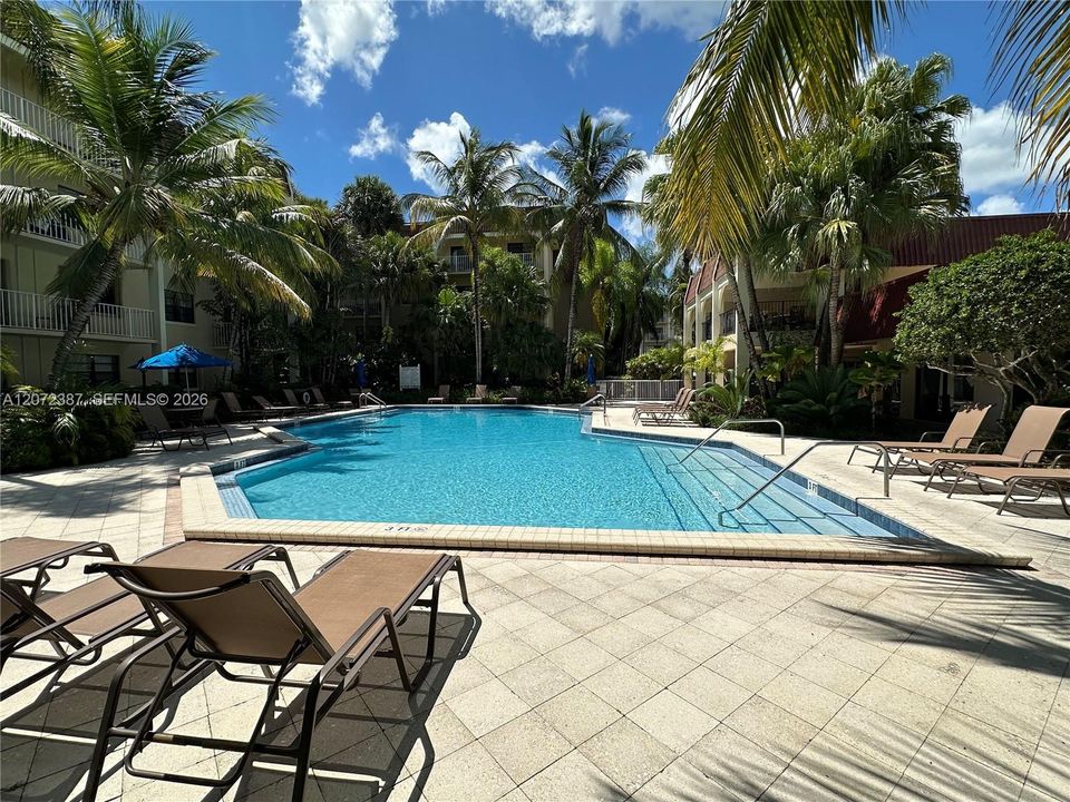 For Rent: $2,500 (2 beds, 2 baths, 968 Square Feet)