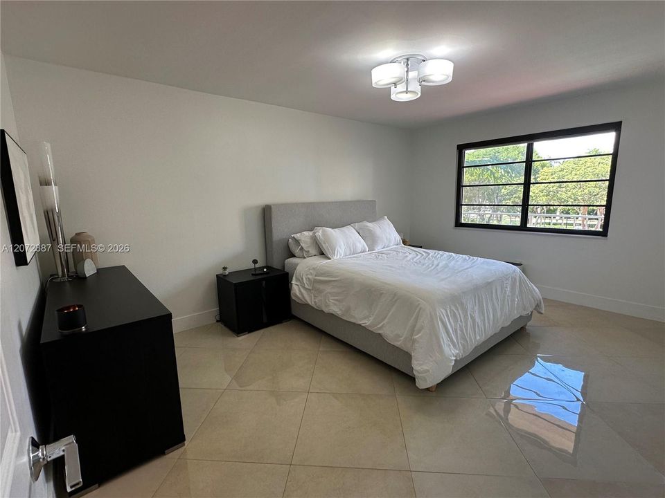 For Rent: $2,500 (2 beds, 2 baths, 968 Square Feet)