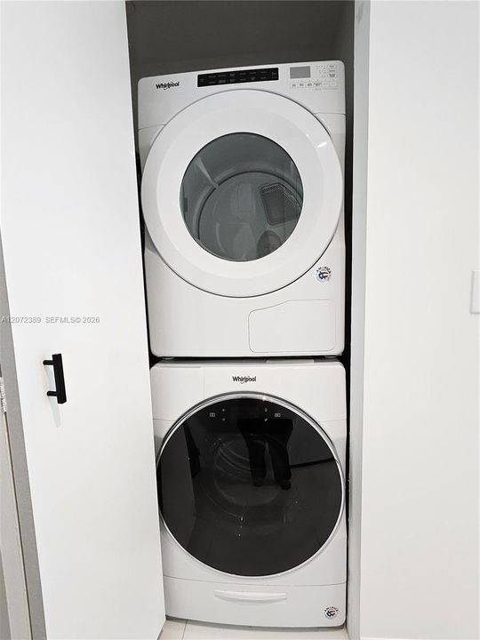 В аренду: $4,500 (1 спален, 2 ванн, 1031 Квадратных фут)