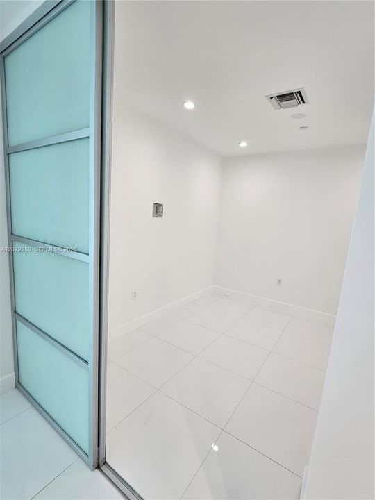 В аренду: $4,500 (1 спален, 2 ванн, 1031 Квадратных фут)
