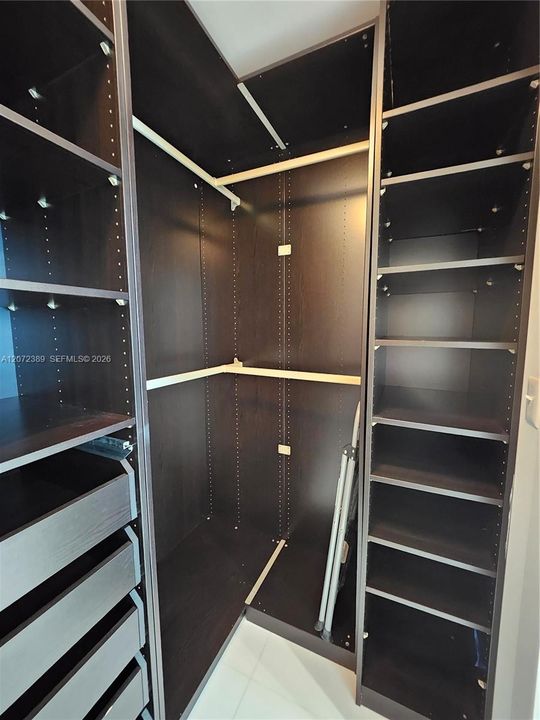 В аренду: $4,500 (1 спален, 2 ванн, 1031 Квадратных фут)