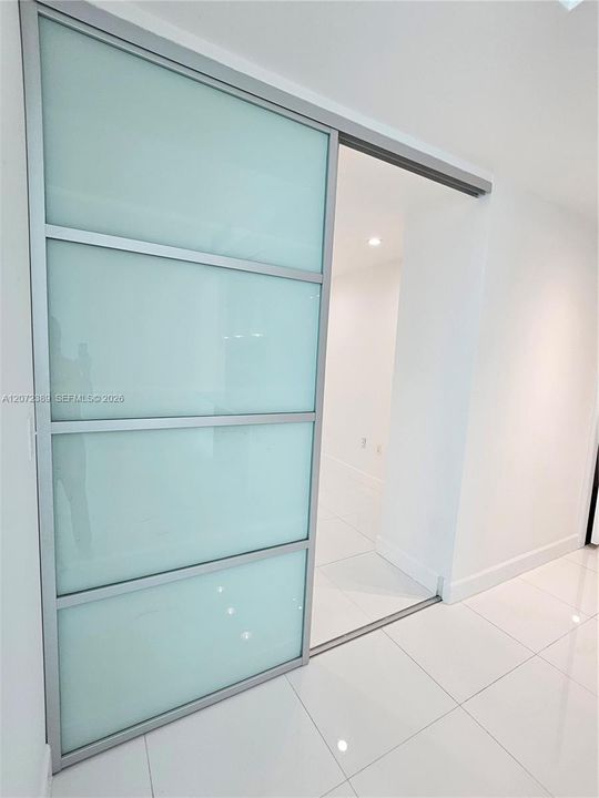 В аренду: $4,500 (1 спален, 2 ванн, 1031 Квадратных фут)
