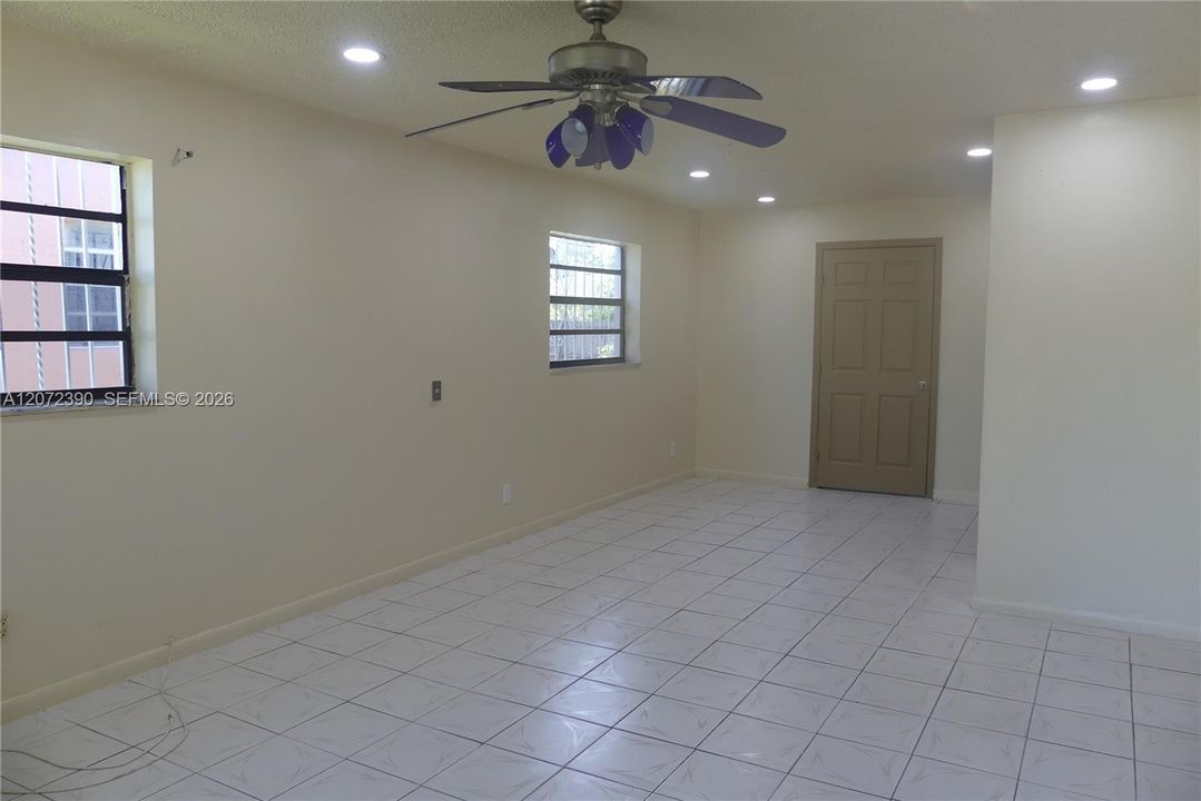 For Rent: $3,150 (3 beds, 2 baths, 1681 Square Feet)