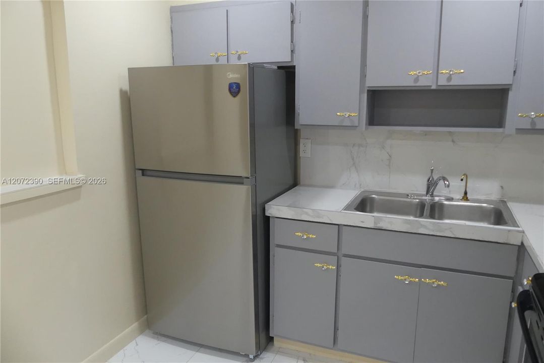 For Rent: $3,150 (3 beds, 2 baths, 1681 Square Feet)