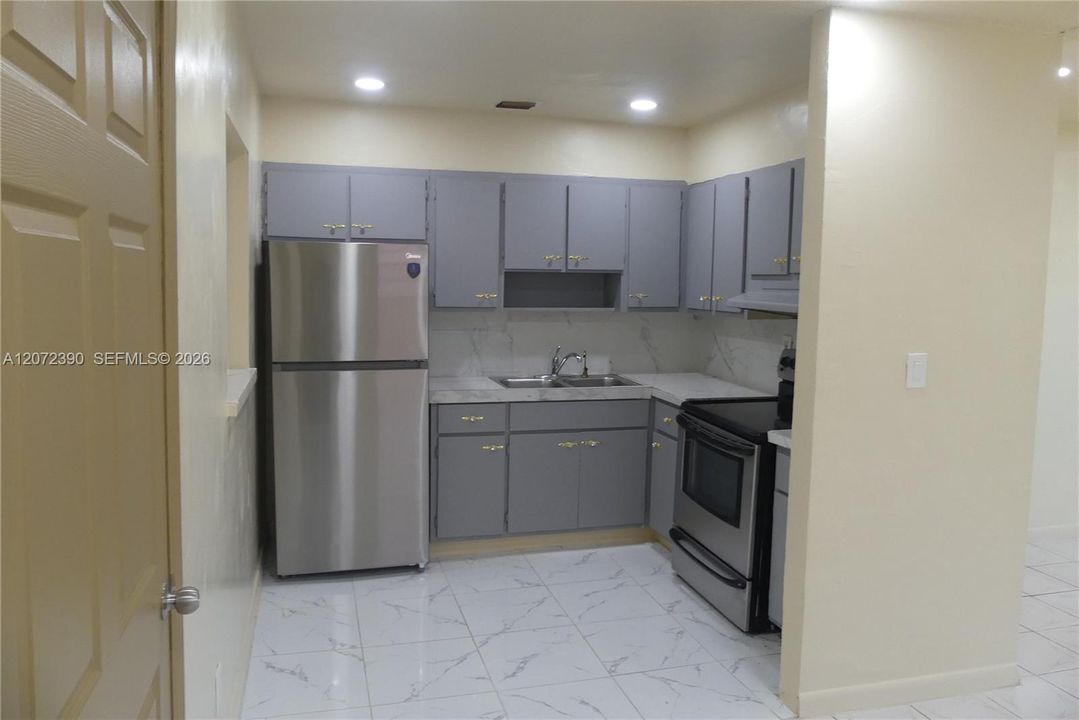 For Rent: $3,150 (3 beds, 2 baths, 1681 Square Feet)
