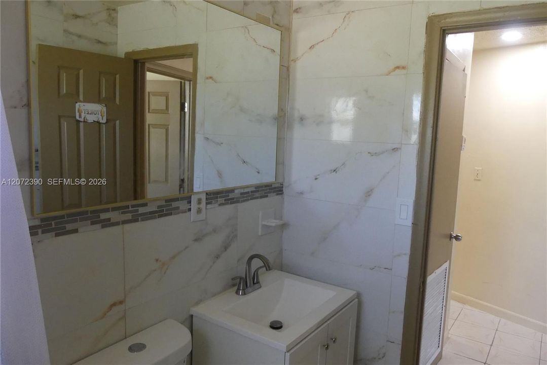 For Rent: $3,150 (3 beds, 2 baths, 1681 Square Feet)