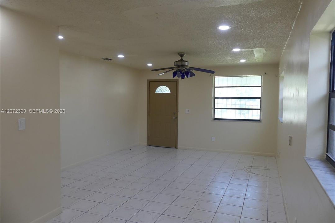 For Rent: $3,150 (3 beds, 2 baths, 1681 Square Feet)