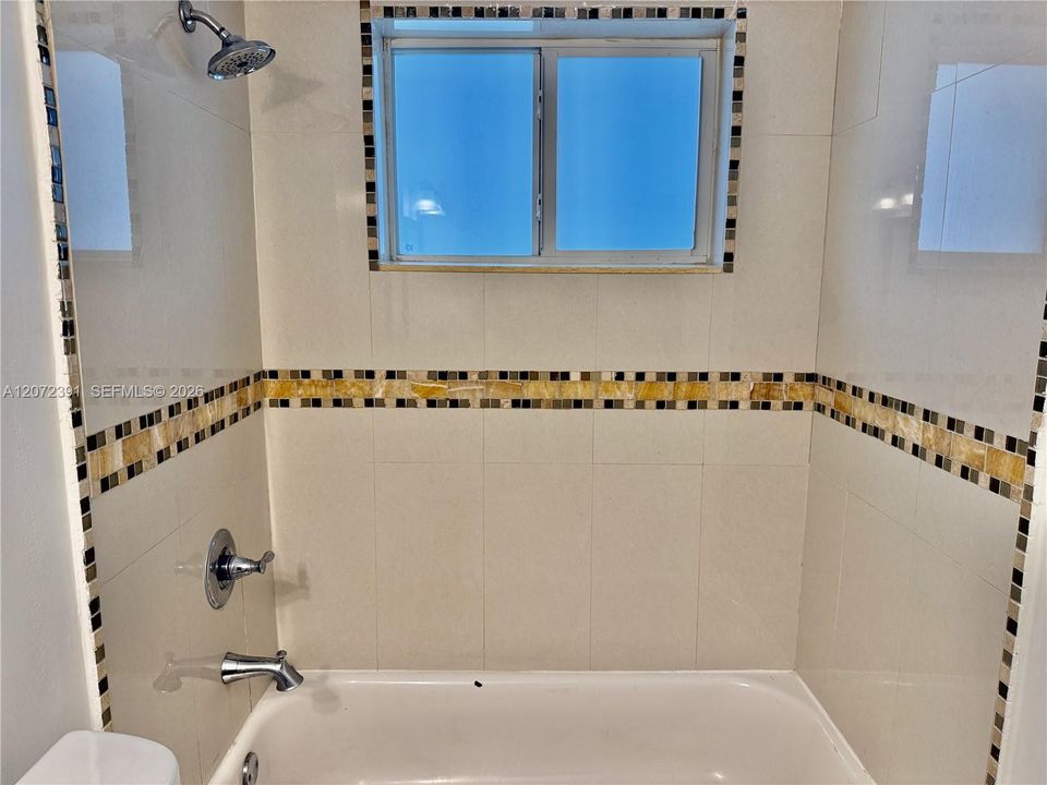 В аренду: $2,200 (3 спален, 2 ванн, 1179 Квадратных фут)