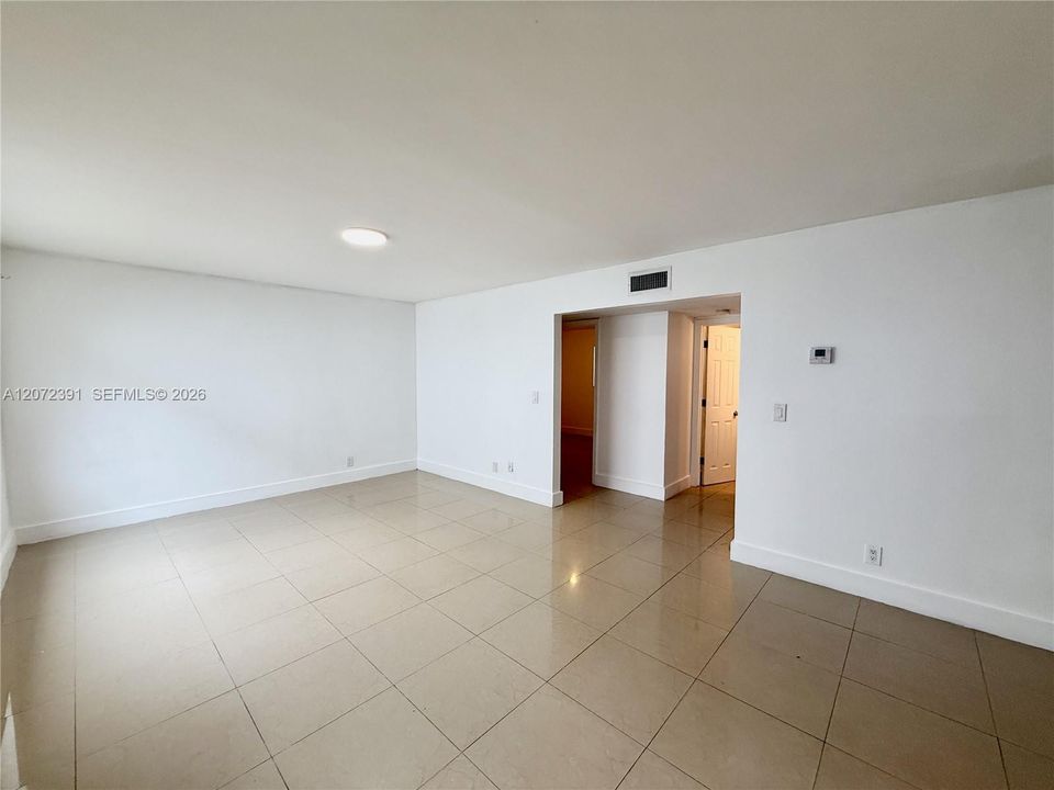 В аренду: $2,200 (3 спален, 2 ванн, 1179 Квадратных фут)