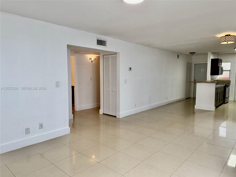 В аренду: $2,200 (3 спален, 2 ванн, 1179 Квадратных фут)
