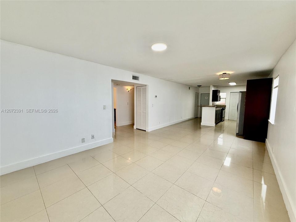 В аренду: $2,200 (3 спален, 2 ванн, 1179 Квадратных фут)