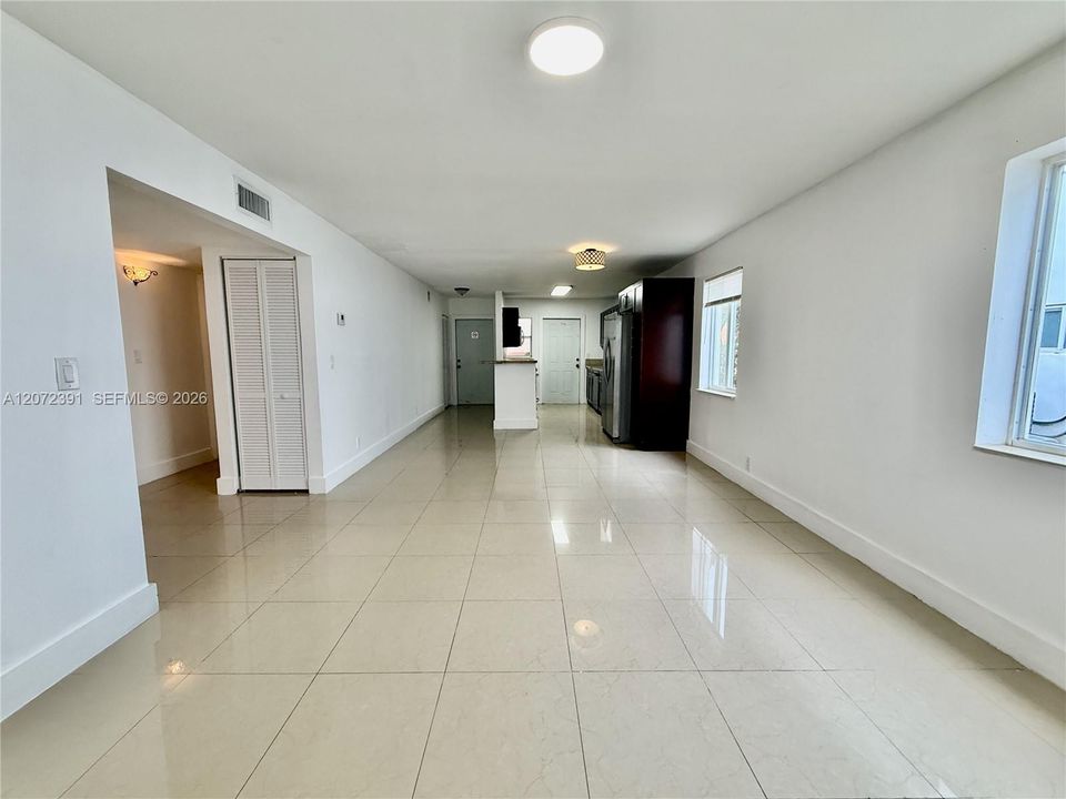 В аренду: $2,200 (3 спален, 2 ванн, 1179 Квадратных фут)
