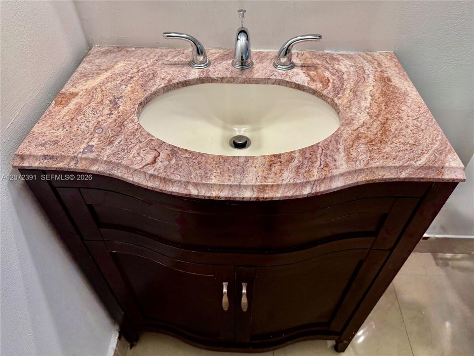 В аренду: $2,200 (3 спален, 2 ванн, 1179 Квадратных фут)