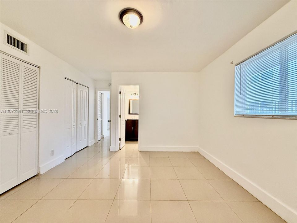 В аренду: $2,200 (3 спален, 2 ванн, 1179 Квадратных фут)