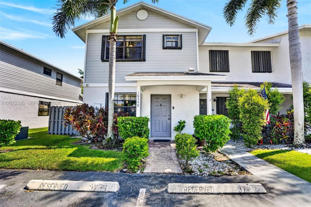 For Sale: $395,000 (2 beds, 2 baths, 1224 Square Feet)