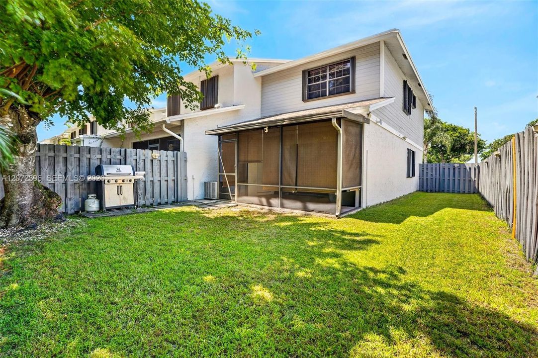 For Sale: $395,000 (2 beds, 2 baths, 1224 Square Feet)